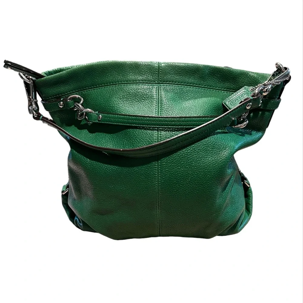 🍏 COACH 🍏 - Picture 2 of 5